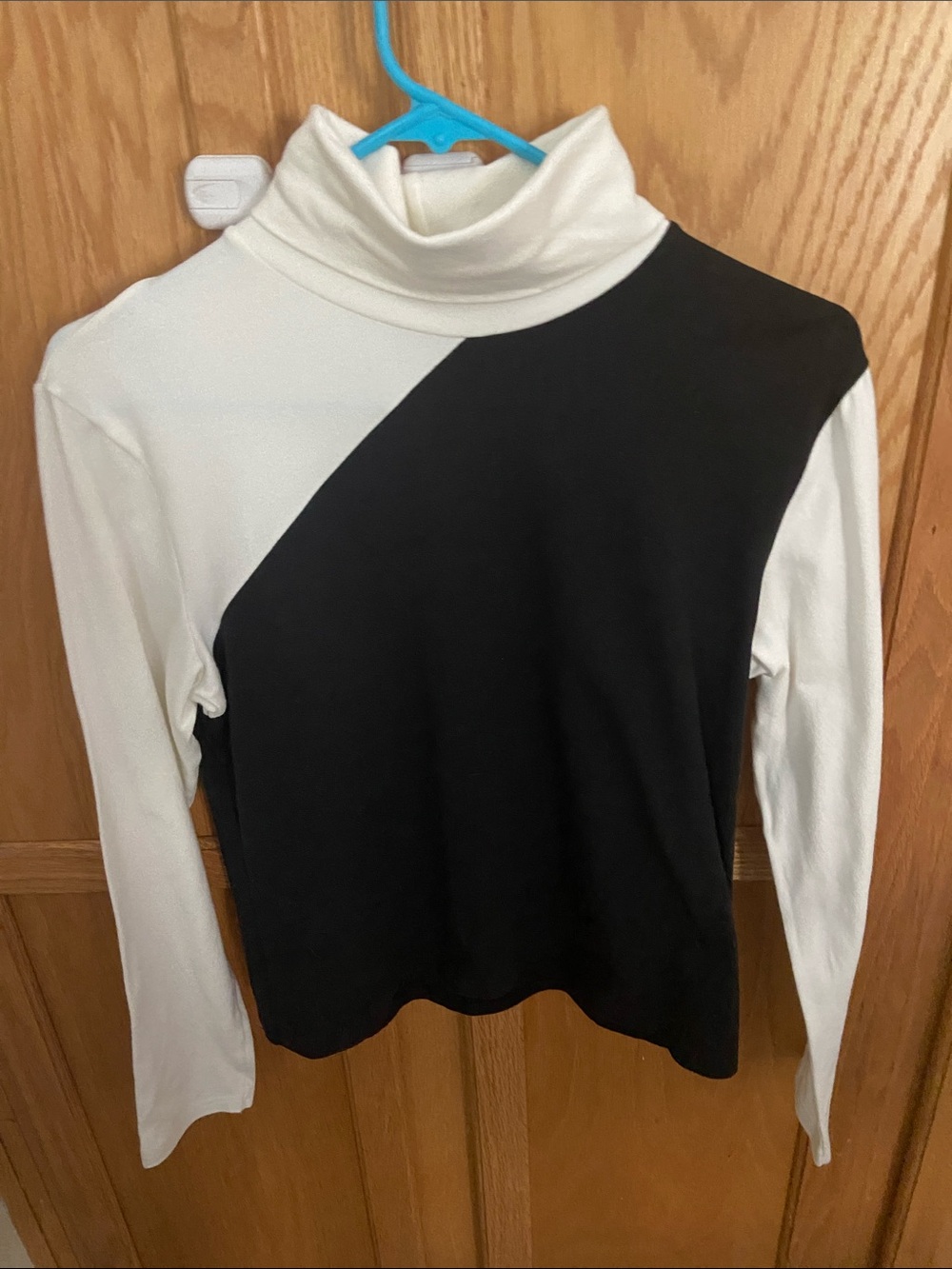 Newport News Black and White Diagonal Colorblock Turtleneck